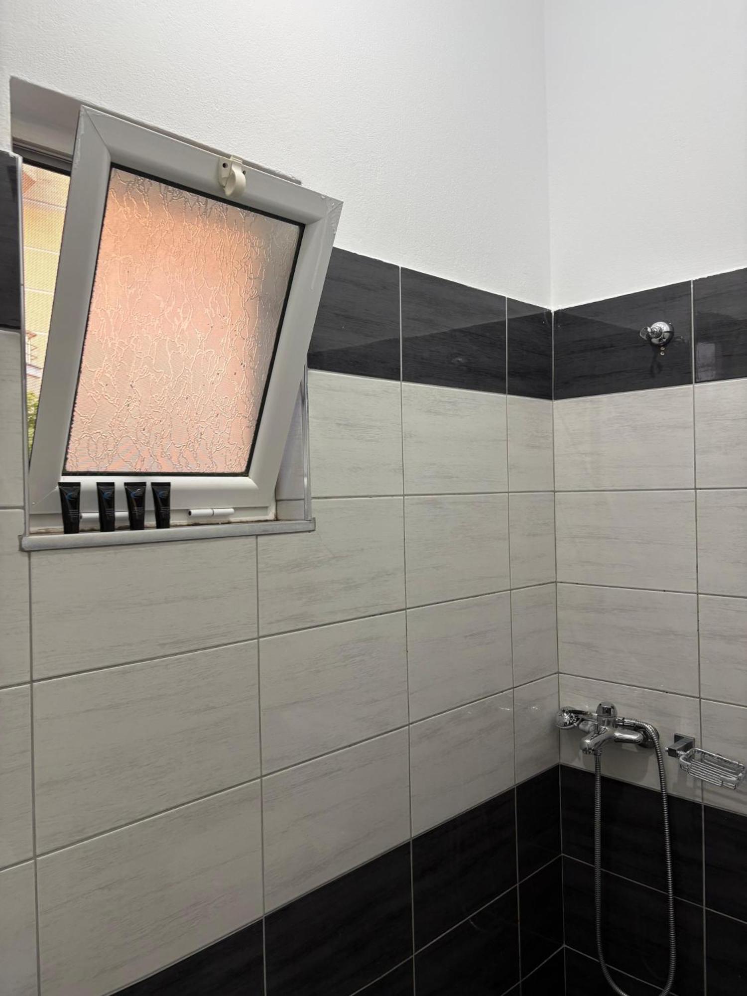 Xhonis Apartments Ksamil Ngoại thất bức ảnh